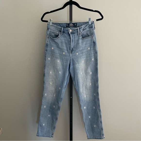 Hollister Ultra High Rise Mom Jean Blue Tapered Flower Embroidered Size 26 - Picture 1 of 4